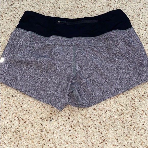 grey and black speed up size 4 lulu lemon shorts - Picture 2 of 3